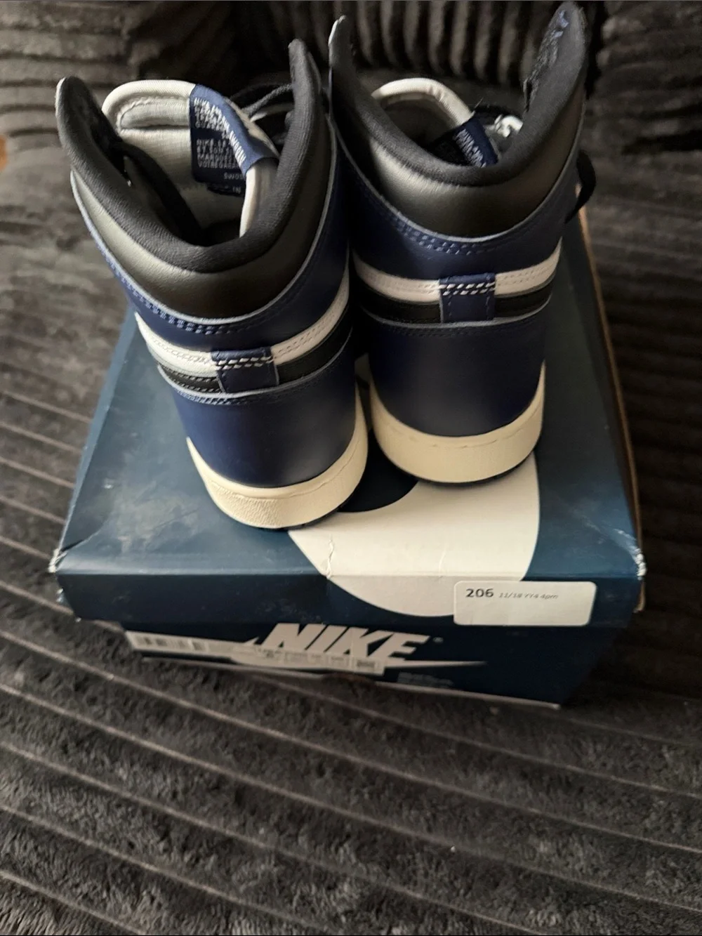 Nike iconic mid
